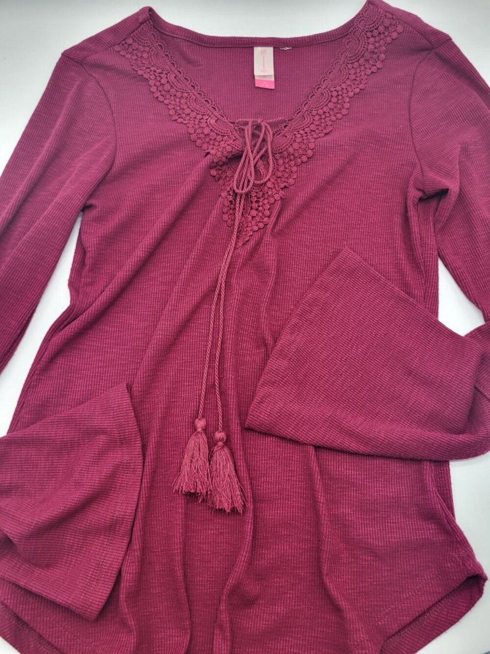 NOBO Burgundy Knit M Top Stretch Tassel V Neck Flare Sleeve Blouse Boho Peasant - Picture 7 of 7